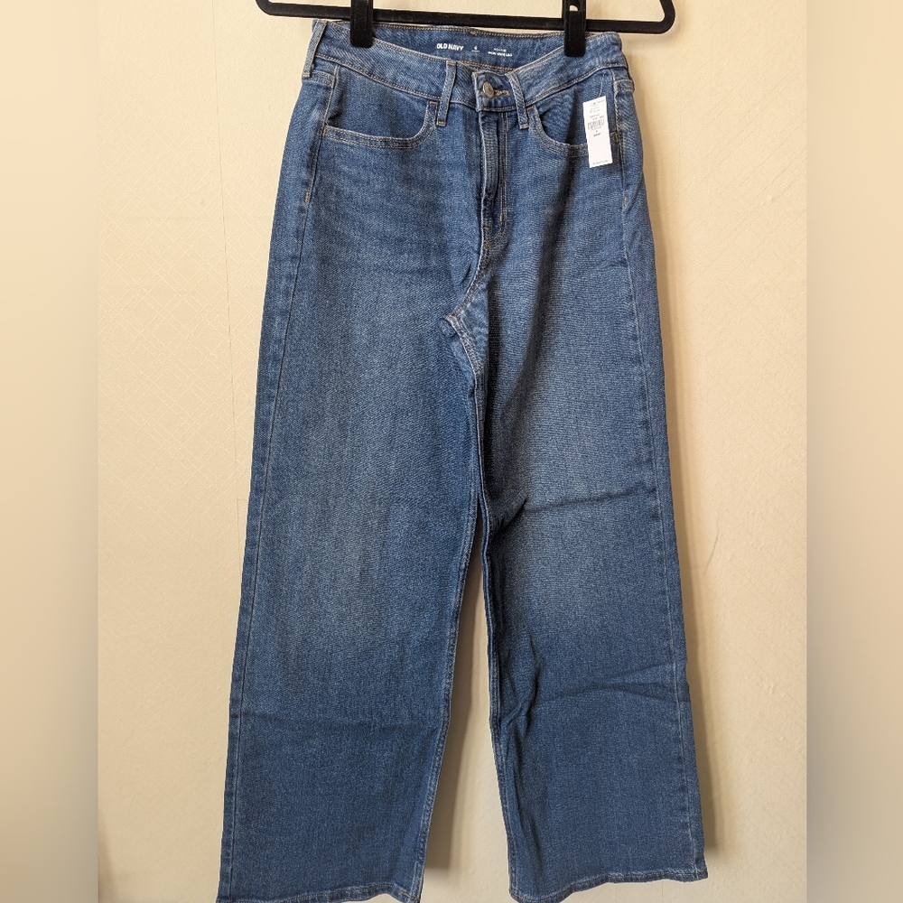 Old Navy Wow Wide Leg High Rise 4 Short Jeans